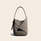 thumbnail image 3 of Bolso de hombro con forma de cubo de piel de vaca de capa superior de alta calidad de moda europea y americana, bolso cruzado simple y versátil Tide, 3 of 5