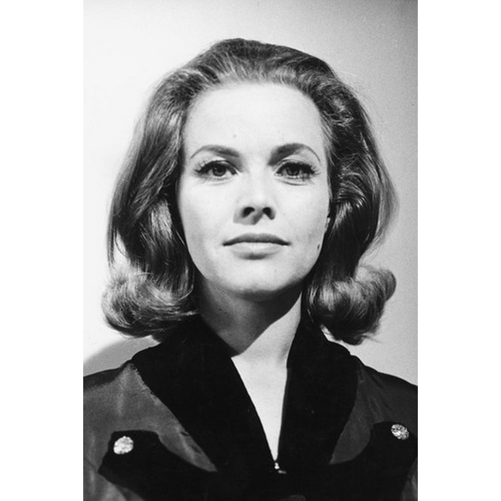 Honor Blackman 24x36 Poster The Avengers - Walmart.com - Walmart.com