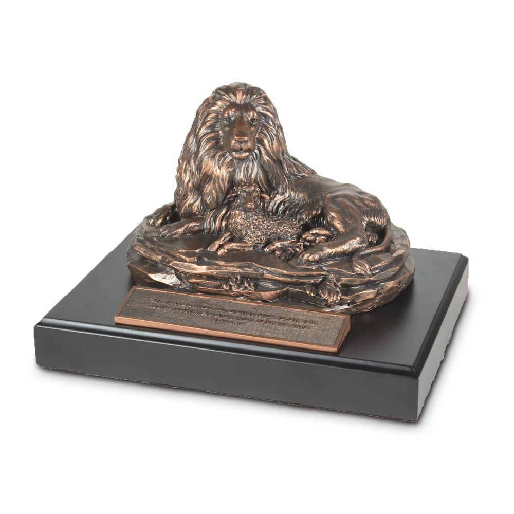 lion and the lamb statue