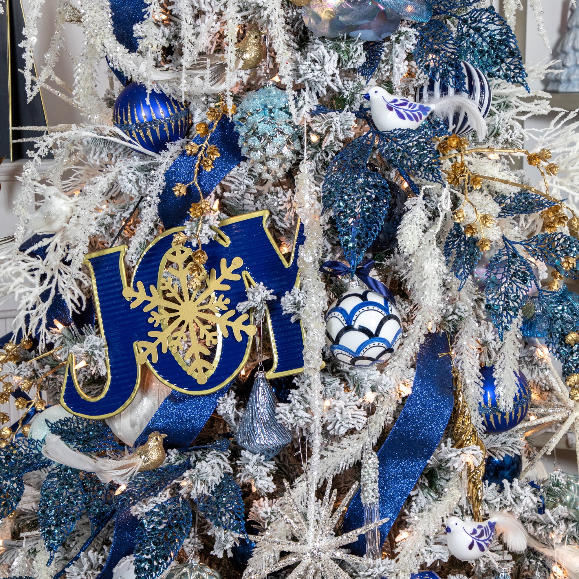 Icy Blue Pinecone Ornaments - Maison de Pax