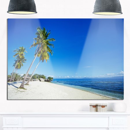 DESIGN ART Palms Bent to Beautiful Vacation Beach - Modern Seascape Glossy Metal Wall
