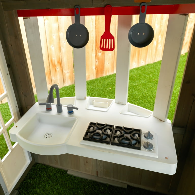 Outdoor playhouse best sale with kitchen