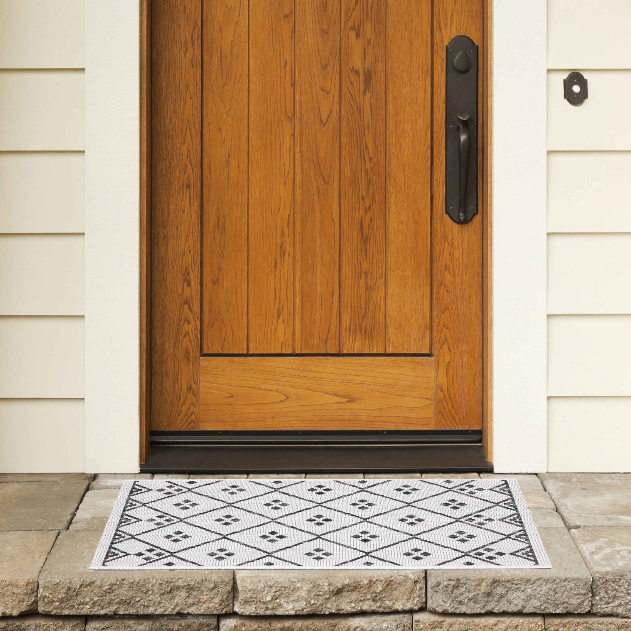 SAFAVIEH Courtyard Wasif Geometric Indoor/Outdoor Area Rug, Ivory/Black, 2' x 3'7"