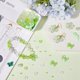 thumbnail image 4 of Kit de pulsera de cuentas acrílicas verdes surtidas (300 piezas, 16 estilos diferentes): cuentas pequeñas, redondas, transparentes, con forma de corazones, flores, estrellas y lazos., 4 of 5