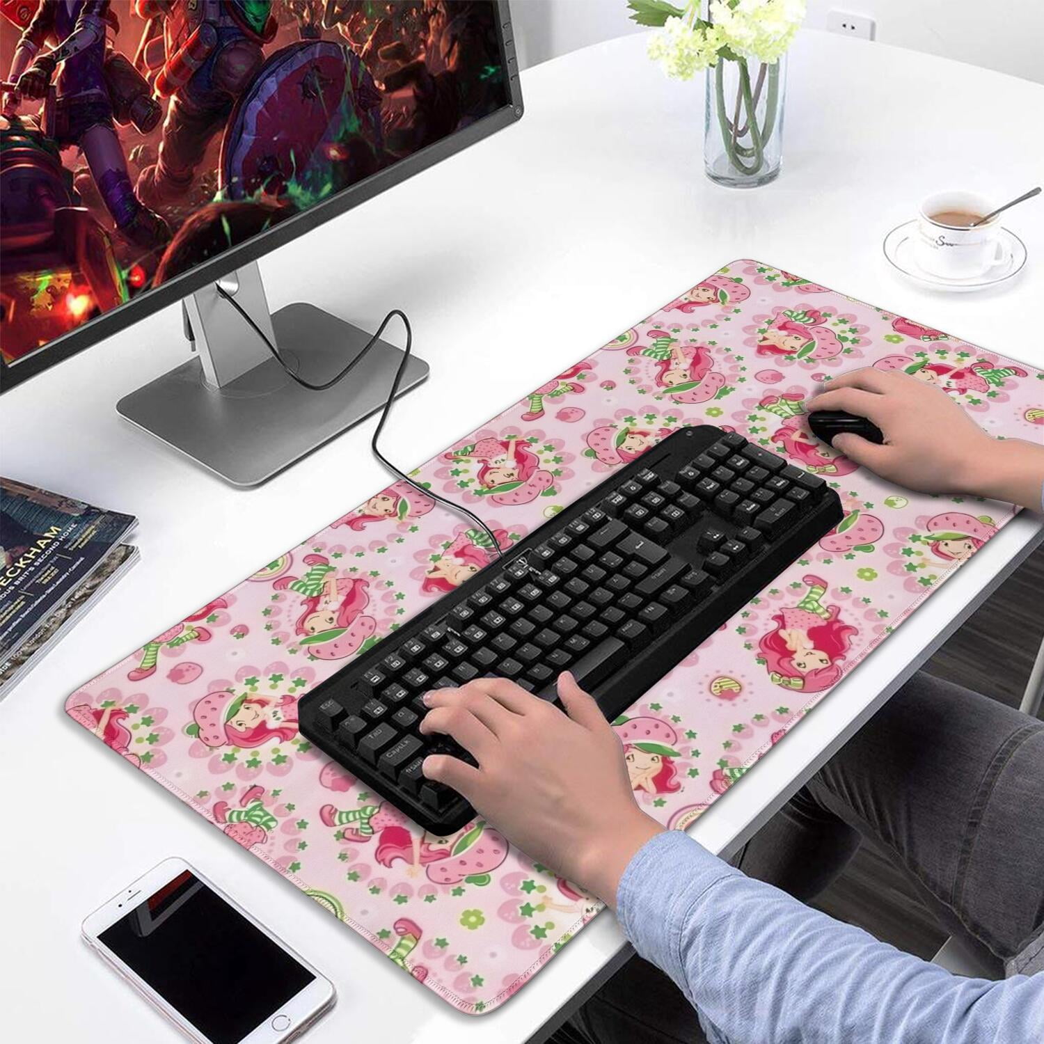 Long Mouse Pads for Desk,Strawberry Princess Pattern Desk Mats on Top Of Desks, Desk Mouse Pad Extra Large with 3mm Non-Slip Base and Stitched Edge for Gaming,Office,Work,Home 31.5"x15.7"