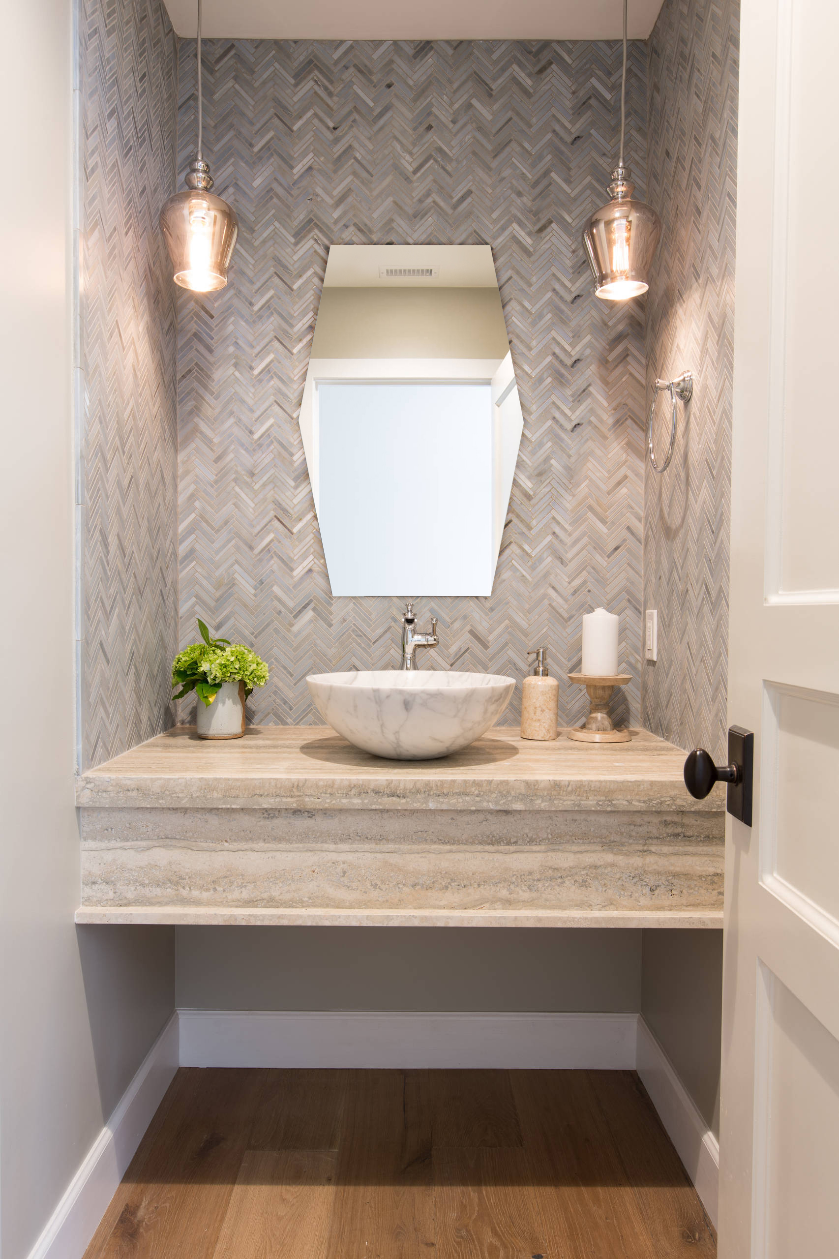 Decor Wonderland Charly 22 in. W x 28 in. H Hexagon Polished Frameless Bathroom Vanity Wall Mirror Hangs Horizontal & Vertical