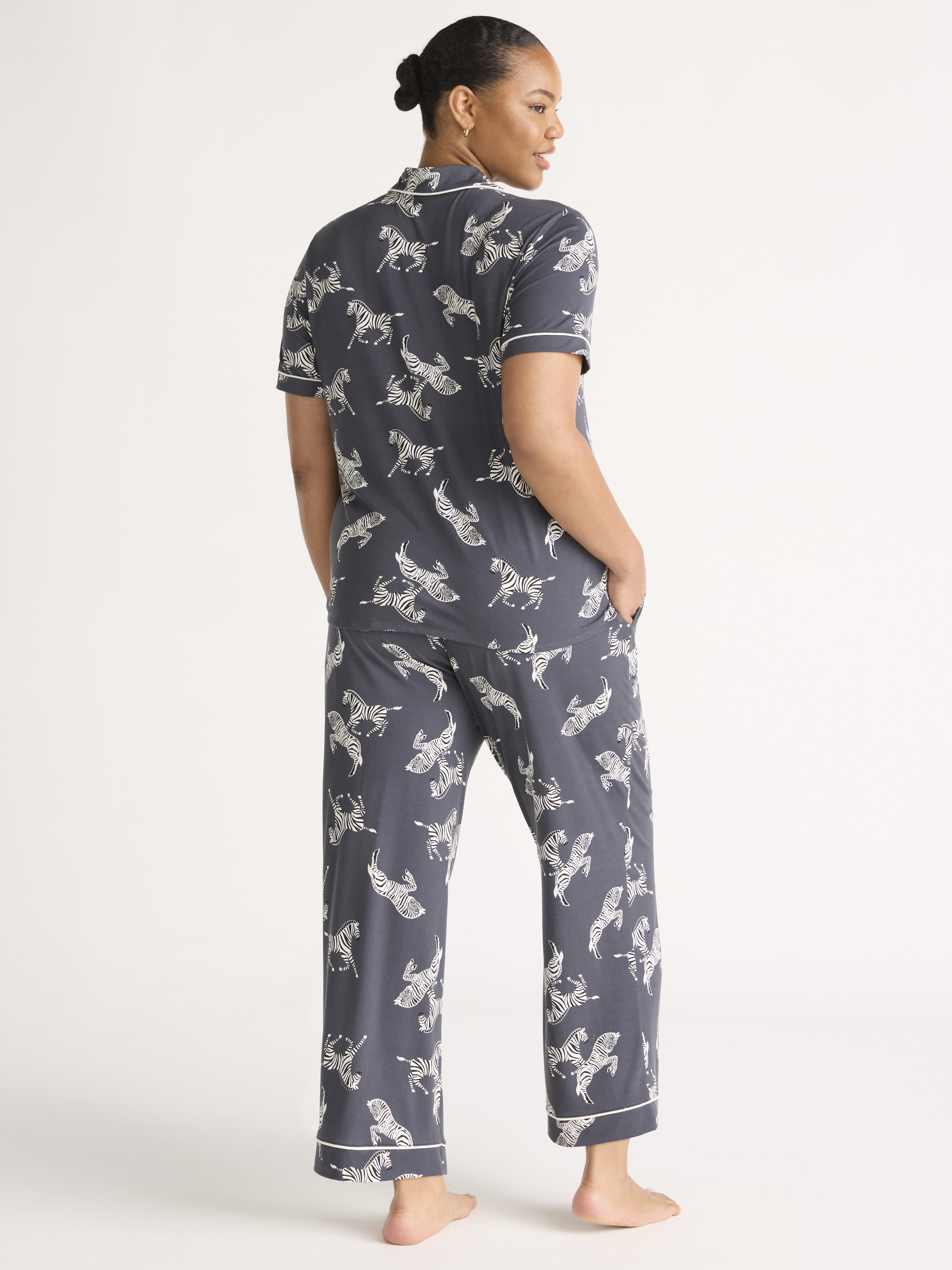 Joyspun Women's Dreamy Soft Collection Notch Collar Short Sleeve Knit Top & Capri Pajama Set, 2-Piece, Sizes XS-3X