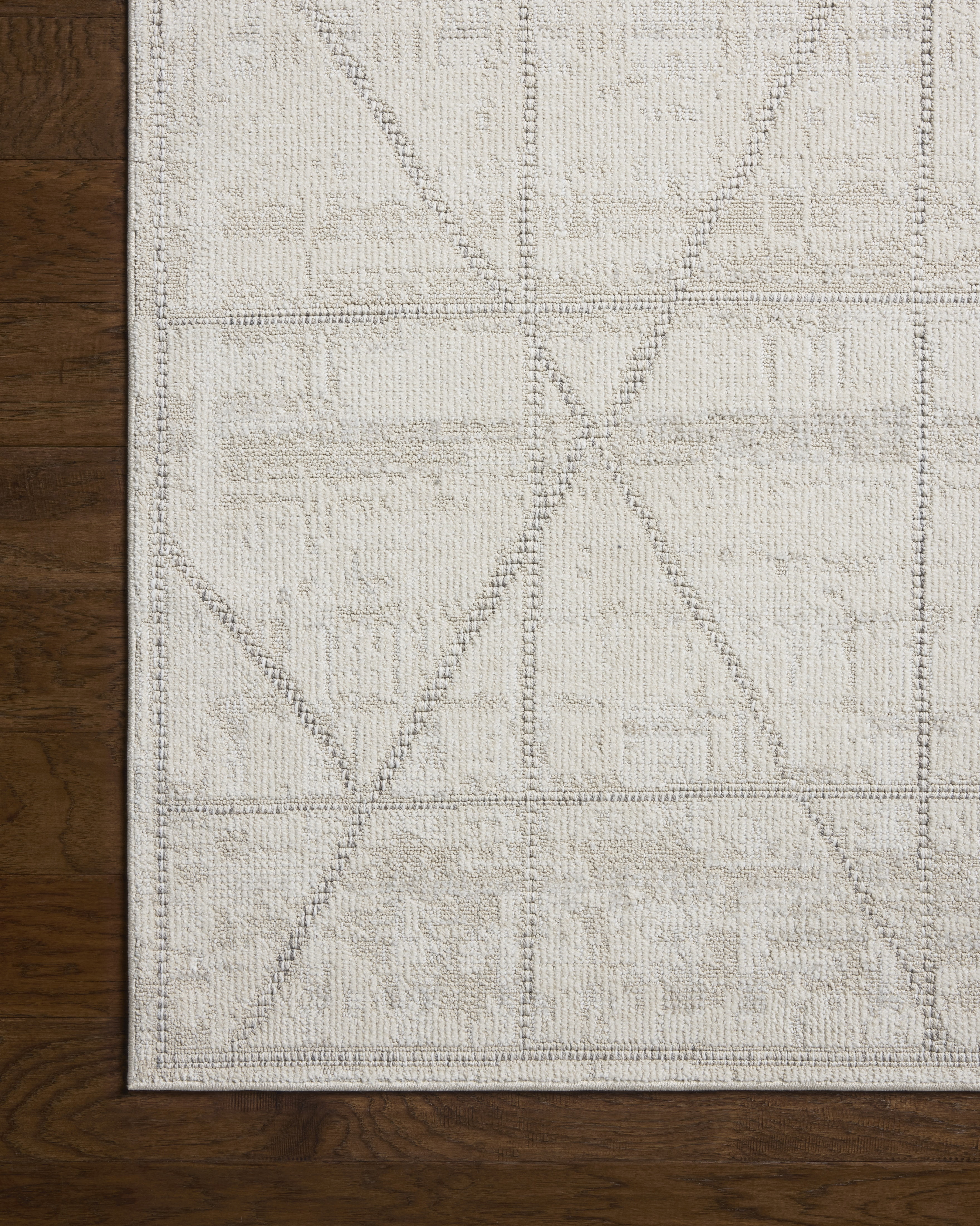Loloi Roxie Ivory / Graphite 2'-7" x 15'-0" Area Rug