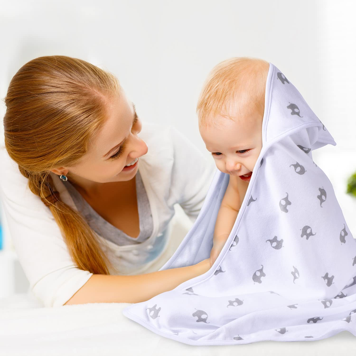 Momcozy Baby Hooded Towel & Washcloth Set, 8-Piece photo 2