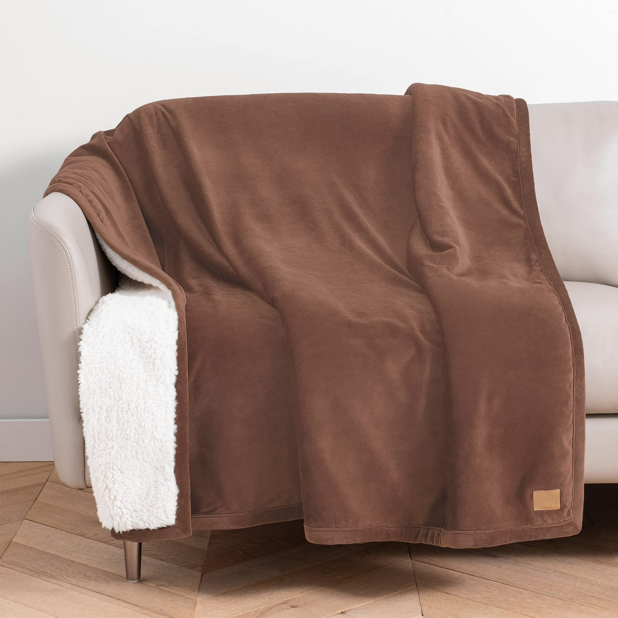 UGG – Bliss Sherpa Throw – Cozy Reversible Accent Blanket – Modern