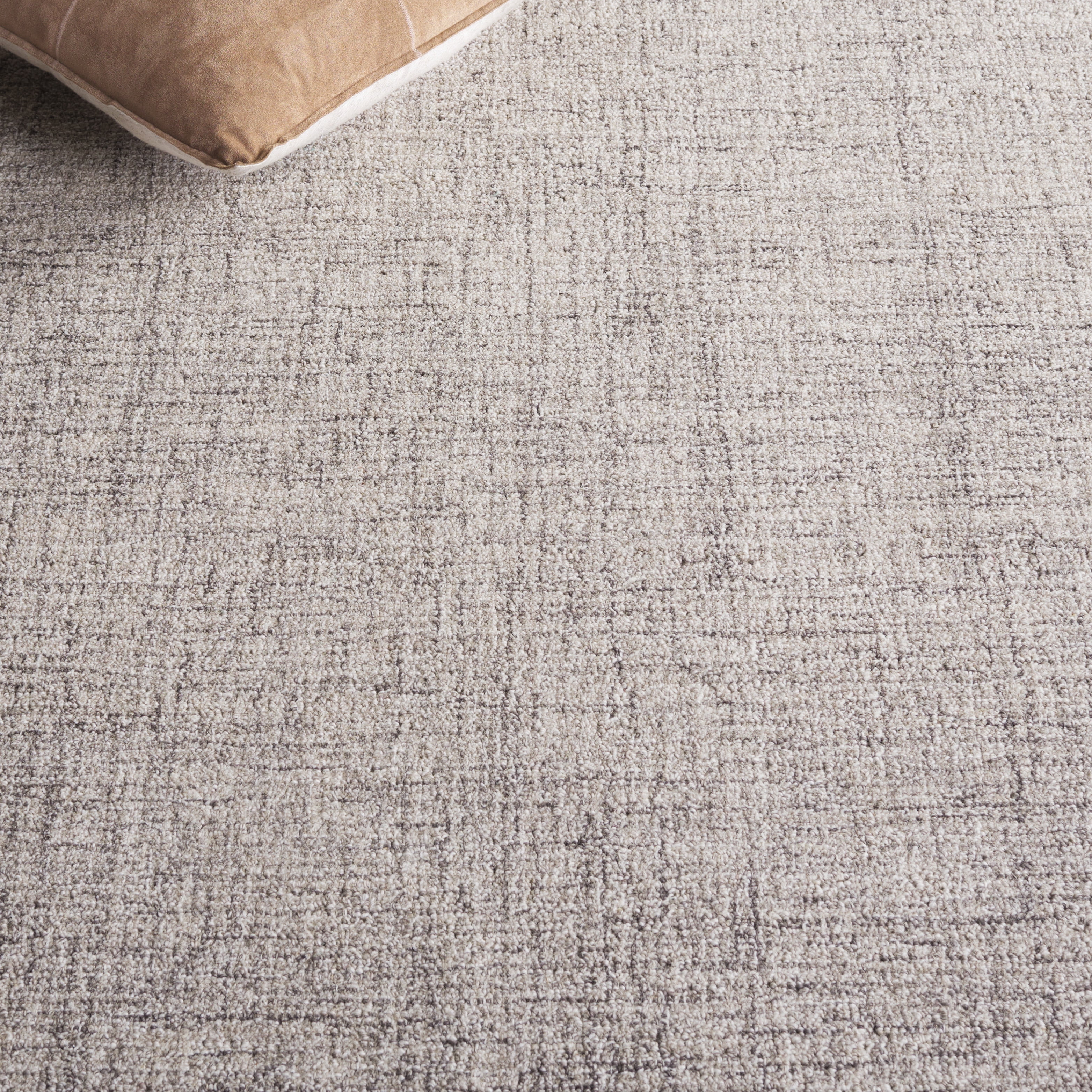 SAFAVIEH Ebony Ema Bordered Area Rug, Gray/Ivory, 6' x 6' Round