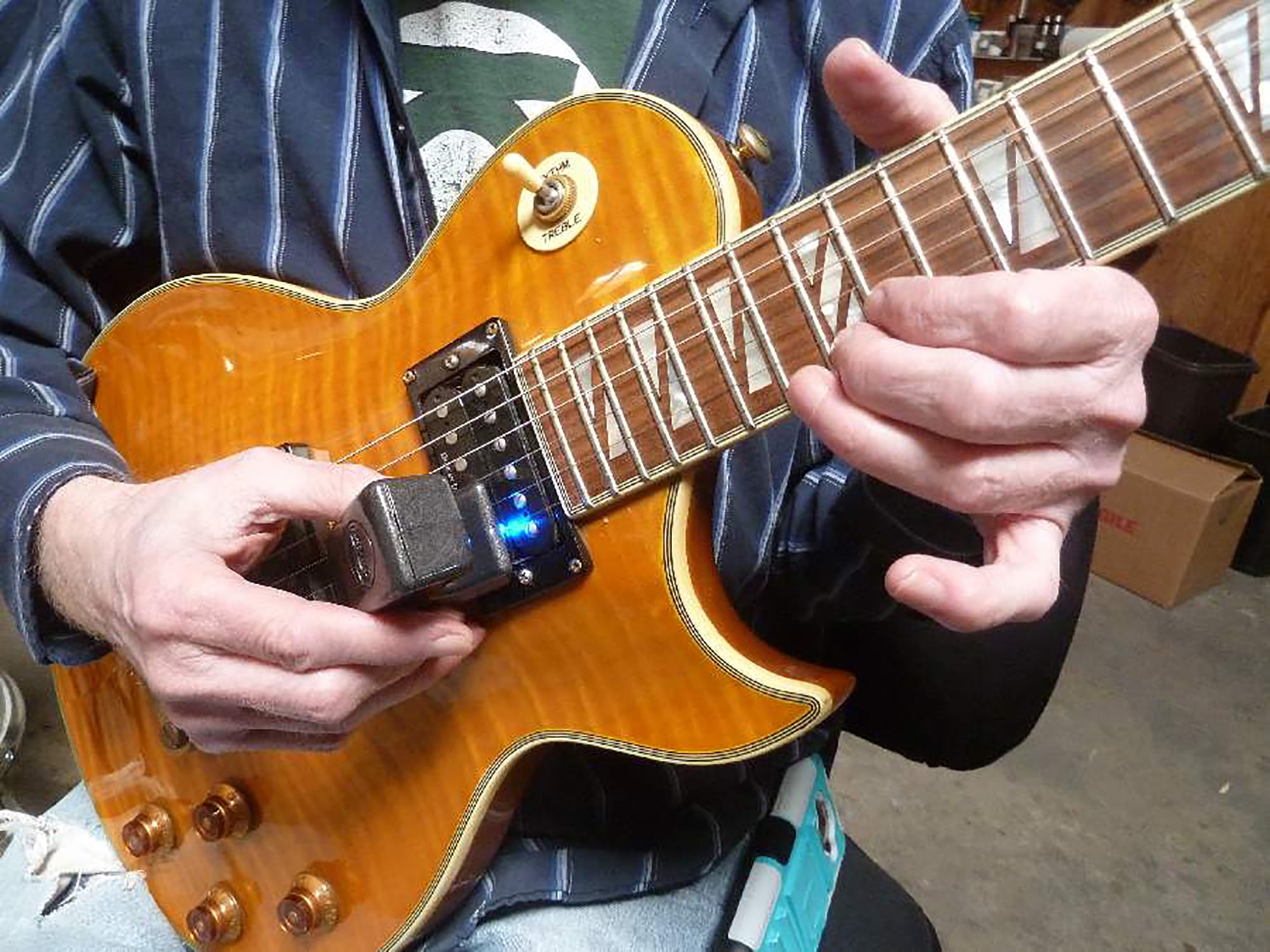 EBow Plus Electric Guitar Sustainer Effect, Handheld Vibrato & Infinite Sustain Device, Black