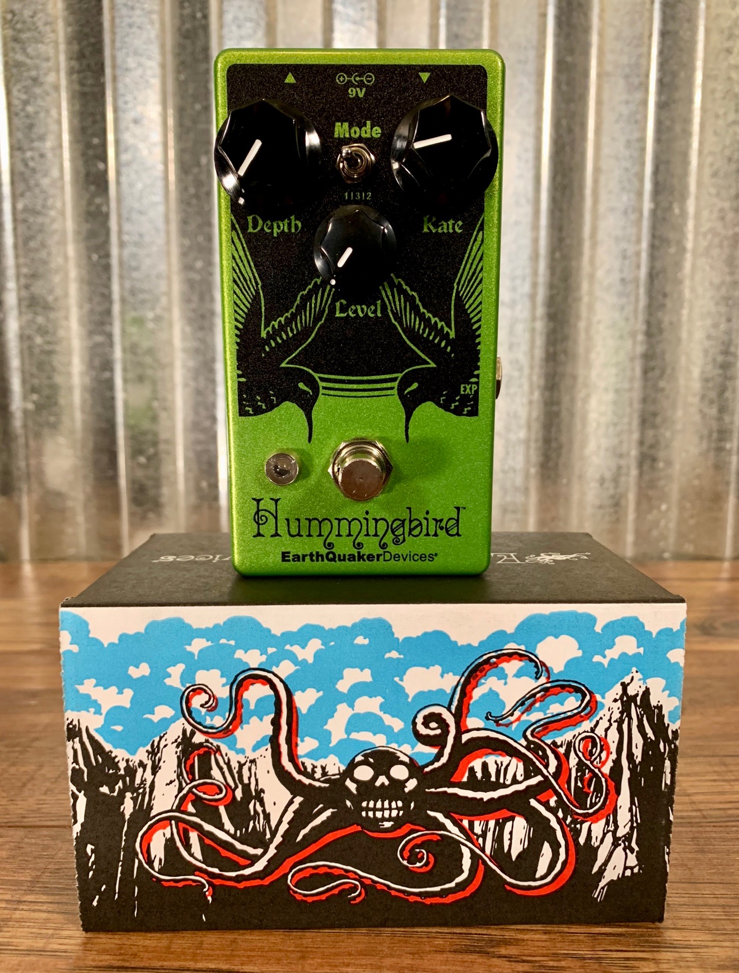 Earthquaker Devices EQD Hummingbird Repeat Percussions V4 Guitar Effect