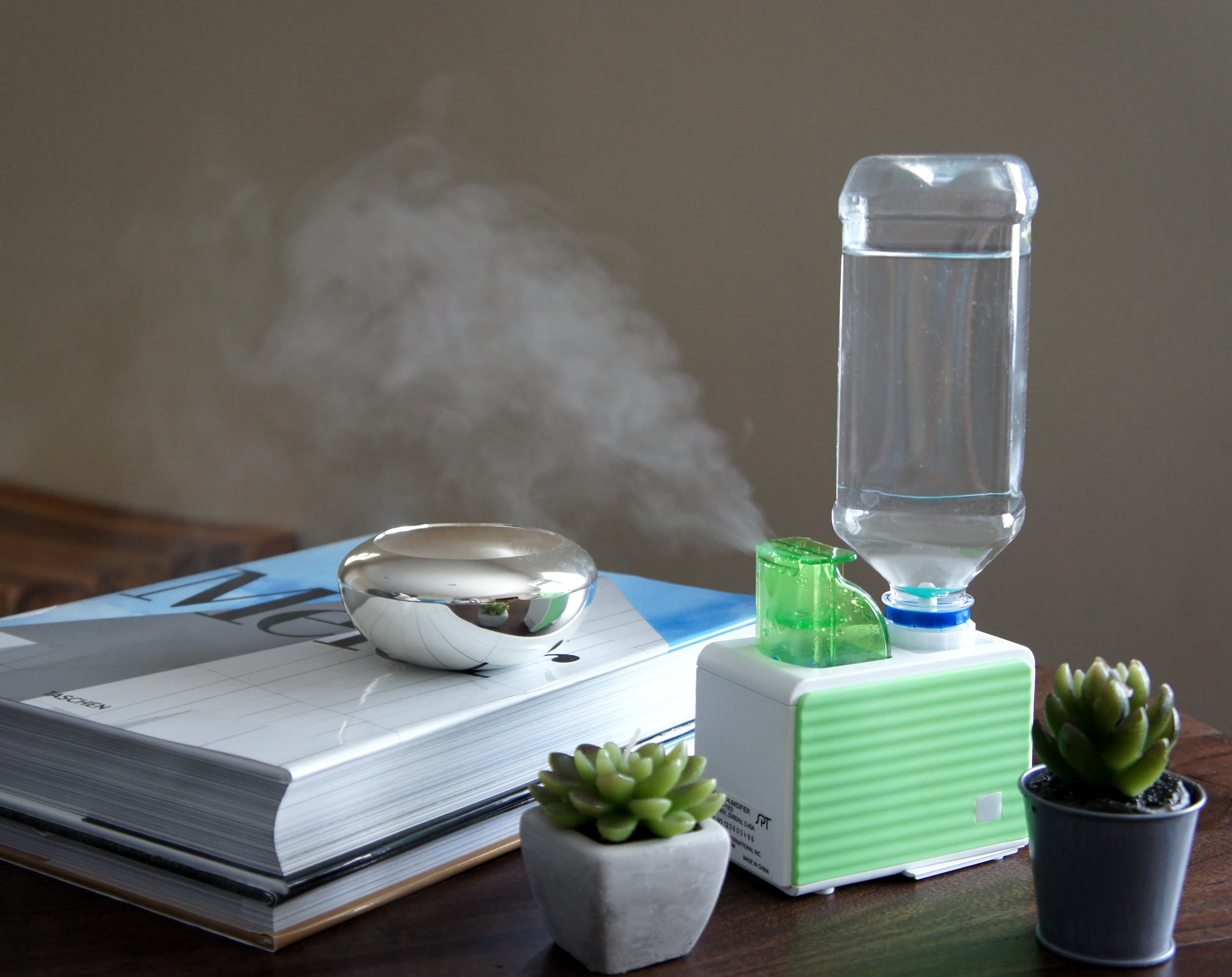 Sunpentown Personal Portable Ultrasonic Humidifier - Green/White