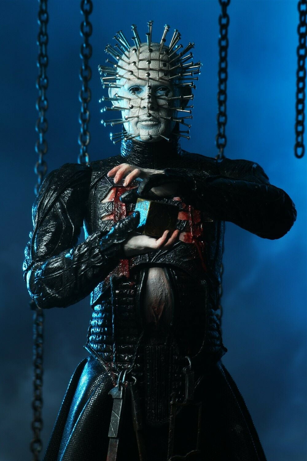 ●MC HELLRAISE Hellraiser 7 Inch Action Figure Ultimate Series - Pinhead