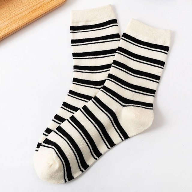 Calcetines de mujer lindos de estilo japonés, calcetines de moda de longitud media, primavera y verano, finos, absorbentes del sudor, desodorantes, calcetines transpirables con carita sonriente para