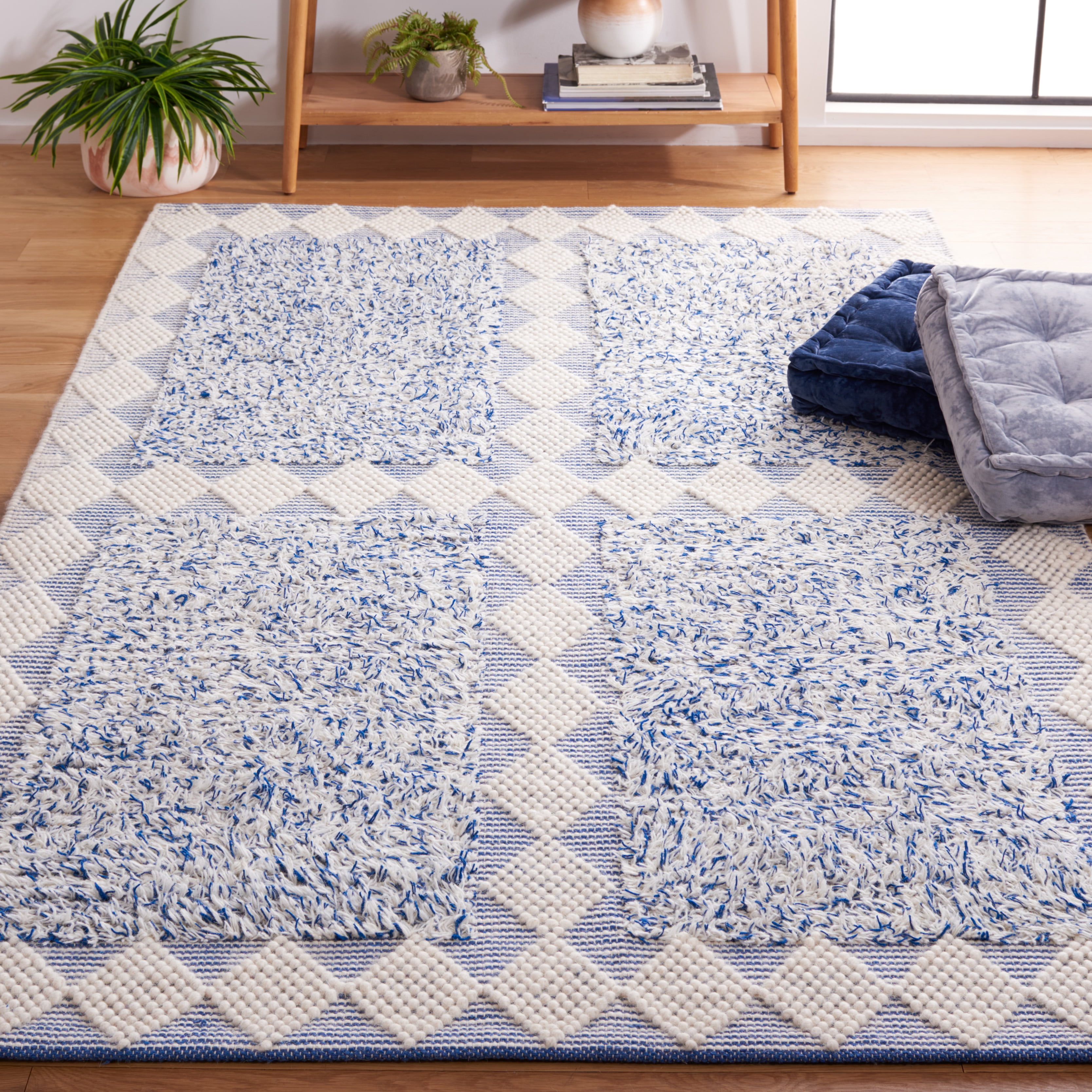 SAFAVIEH Natura Raleigh Geometric Area Rug, Blue/Ivory, 4' x 6'