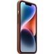 thumbnail image 3 of Apple Funda de Cuero con MagSafe para iPhone 14 Plus - Umber, 3 of 3