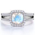 thumbnail image 1 of JeenMata Anillo de Bodas Vintage con Halo de Moissanita y Piedra Lunar Arcoíris de Talla Cojín de 1,75 Uds en Oro Blanco de 18 K sobre Plata, 1 of 6