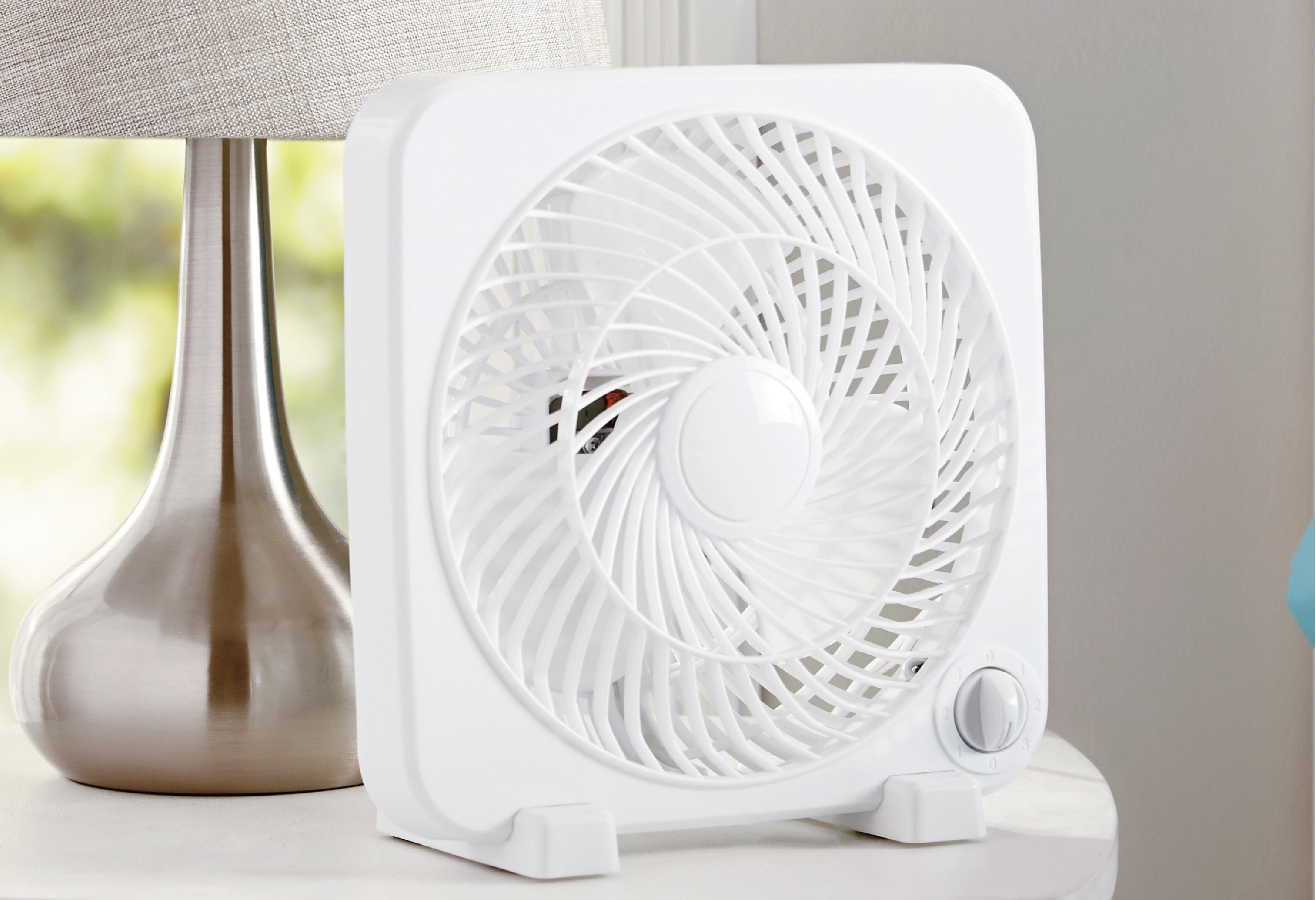 Mainstays 9inch Personal Desktop Fan with 3 Speeds, White
