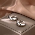 thumbnail image 2 of Pendientes de anillo liso, pendientes de aguja de plata, anillo para oreja femenina, uñas de hueso, pendientes de estilo frío a la moda, pendientes con hebilla para la oreja, verano, 2 of 6