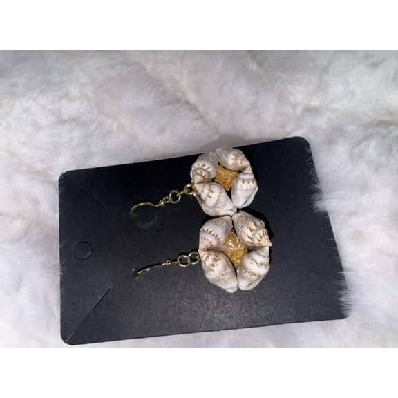 JewlxPetra Dangling Shell Earrings