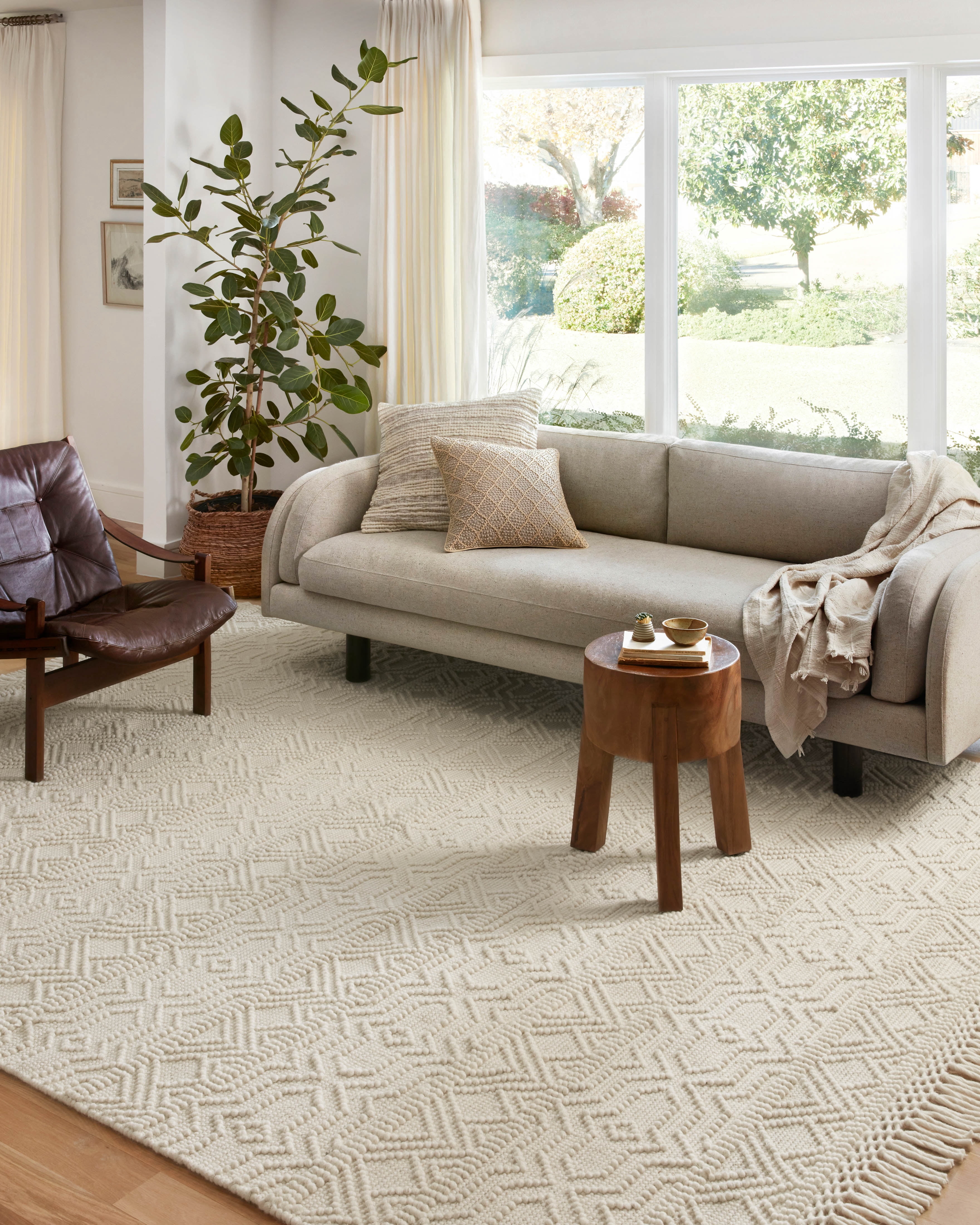 Loloi Noelle Ivory / Ivory Geometric Area Rug 18" x 18" Sample