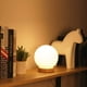 thumbnail image 4 of Lámparas de mesa minimalistas nórdicas creativas, lámpara de noche de madera con bola de cristal blanco, lámpara de lectura con protección para los ojos, con interruptor, luz nocturna de iluminación decorativa (redonda) esquí esquí Gafas de esquí, 4 of 5