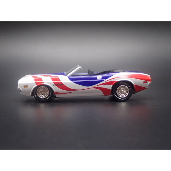 (Open Box) 1971 71 DODGE CHALLENGER CONVERTIBLE 1/64 SCALE DIORAMA DIECAST MODEL CAR