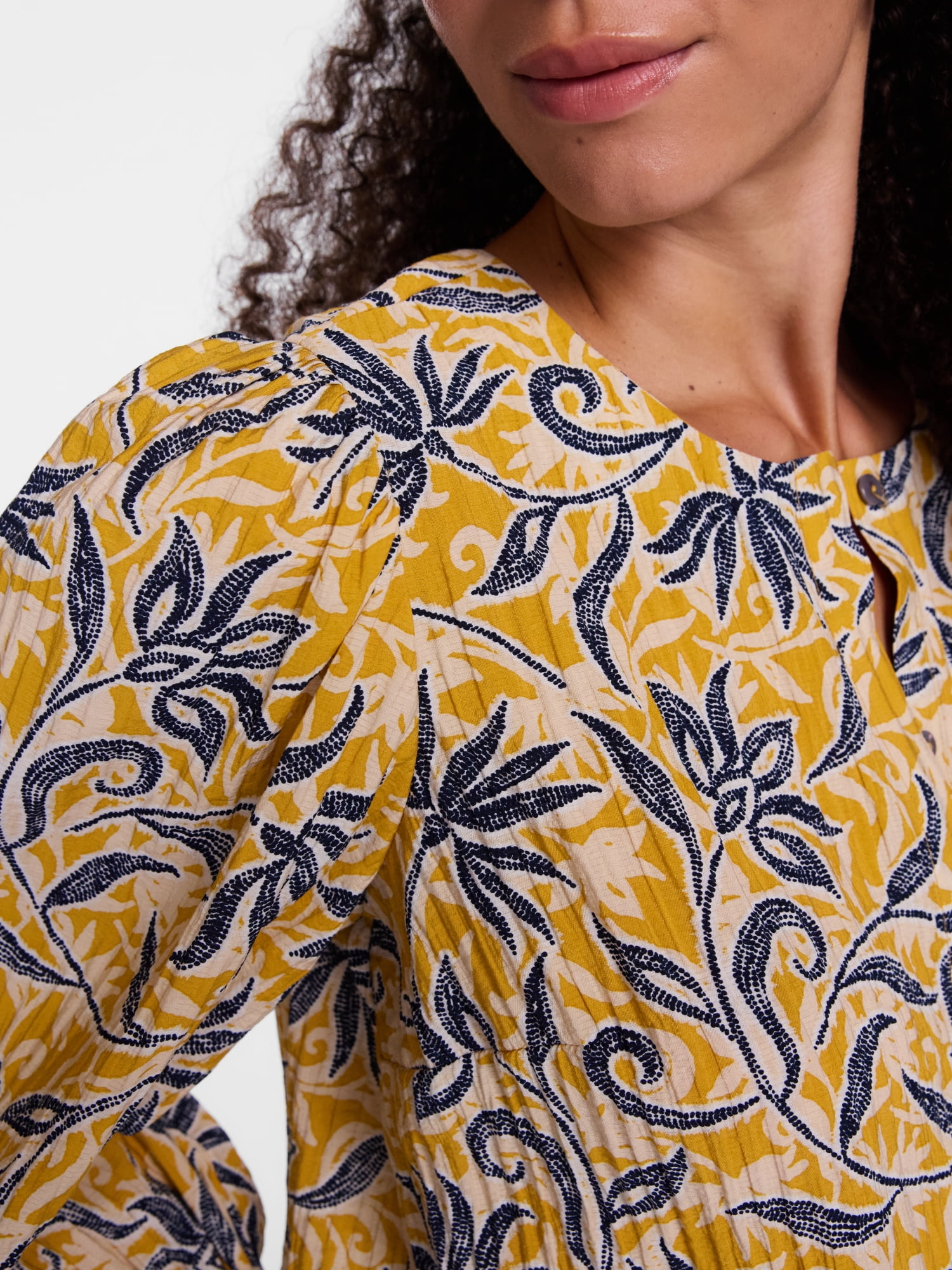 Scenario Women's and Women's Plus Blouse with 3/4-Length Puff Sleeves, Sizes XS-4X