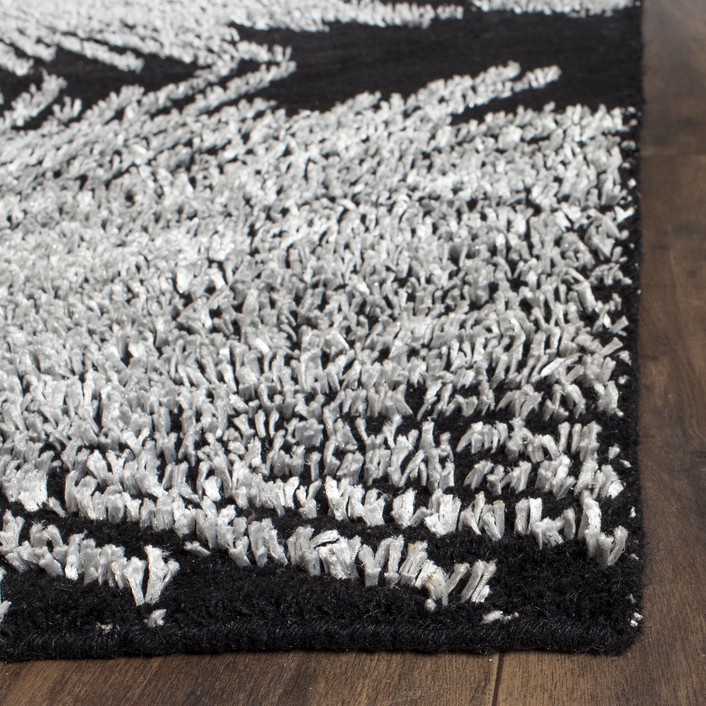 SAFAVIEH Soho Fiesta Geometric Runner Rug, Black/White, 2'6" x 10'