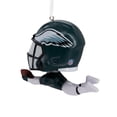 thumbnail image 2 of Adorno colgante Hallmark Eagles, jugador de fútbol americano, 5 x 8 x 9 cm, 2 of 6