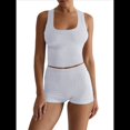 thumbnail image 2 of Conjunto de Shorts Deportivos Ajustados para Mujer: Top Sin Mangas y Shorts Flores Blancas y Grises XL, 2 of 7