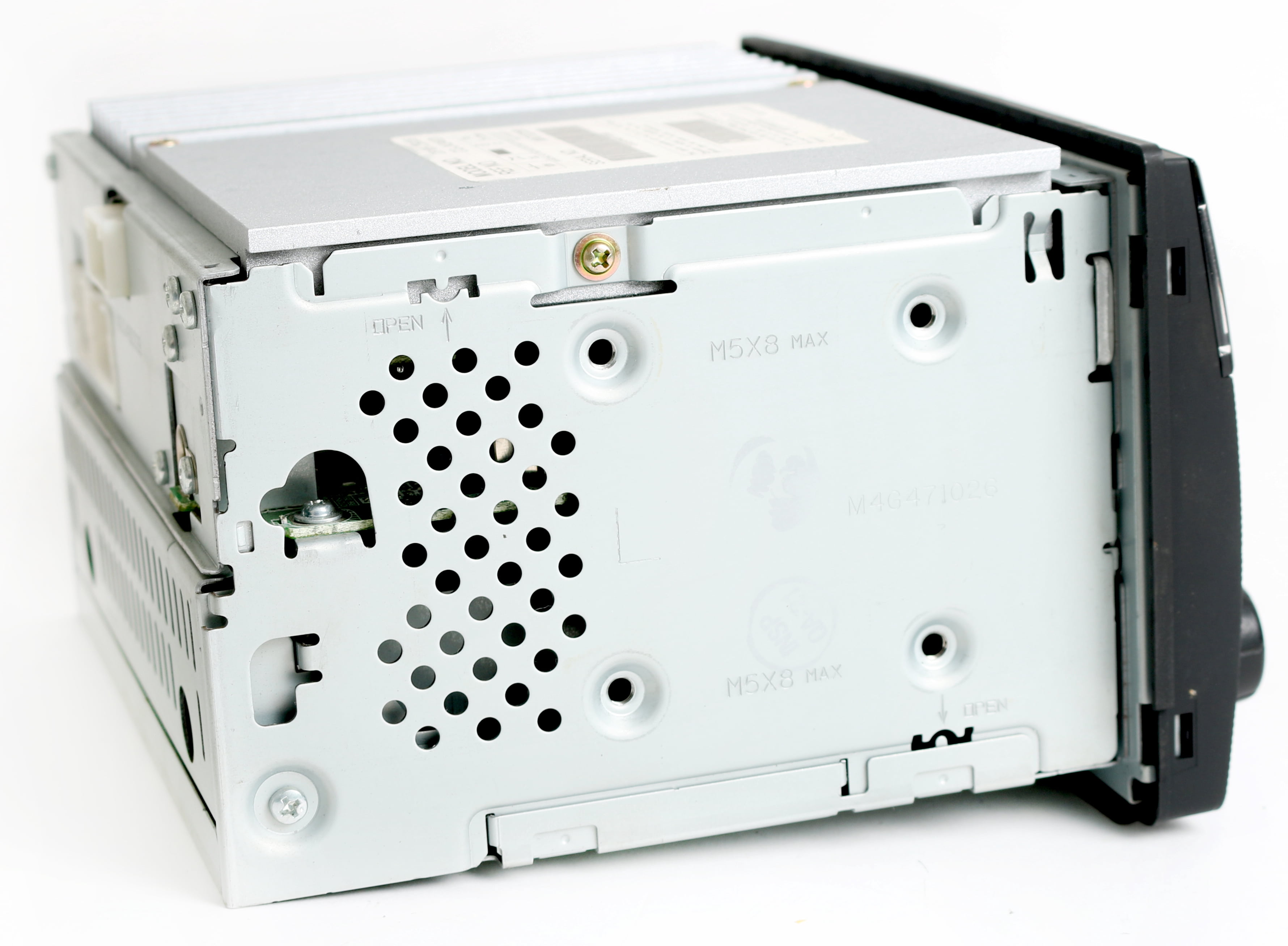 Restored Nissan Altima 20052006 Radio AM FM CD w Aux Input Standard Vol Ctrl 28185ZB00B (Refurbished)