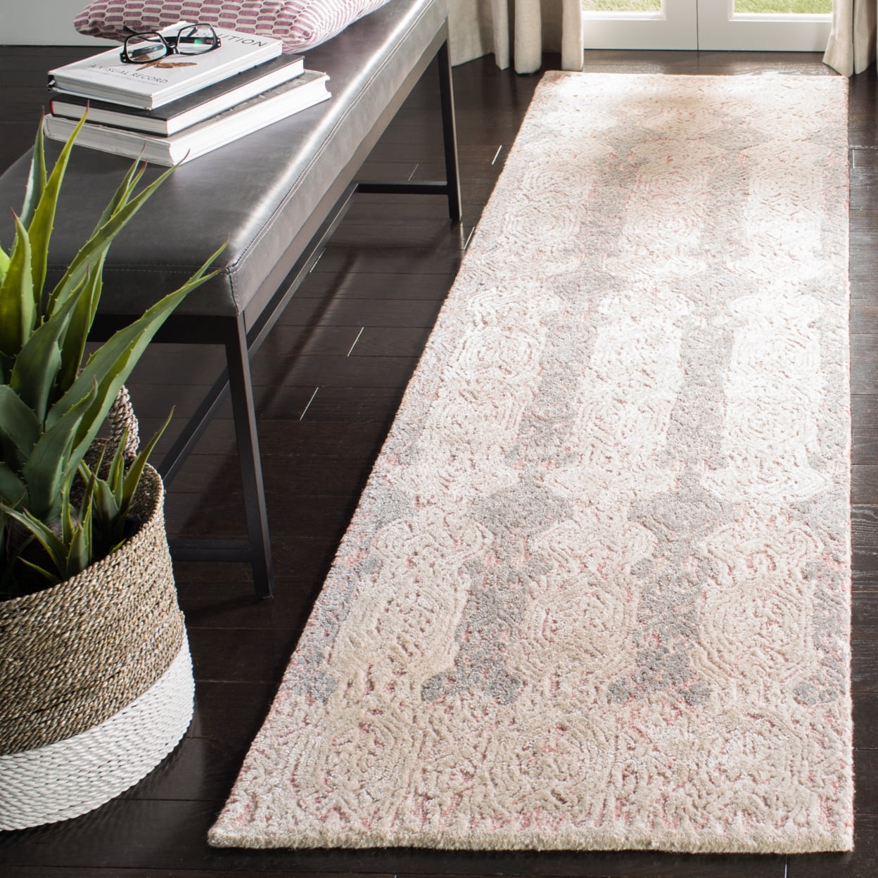 SAFAVIEH Glamour Aubree Abstract Area Rug, Light Pink/Ivory, 4' x 6'