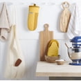 thumbnail image 2 of Juego de guantes de cocina KitchenAid Beacon, bicolor, antideslizantes Majestic, 2 of 7