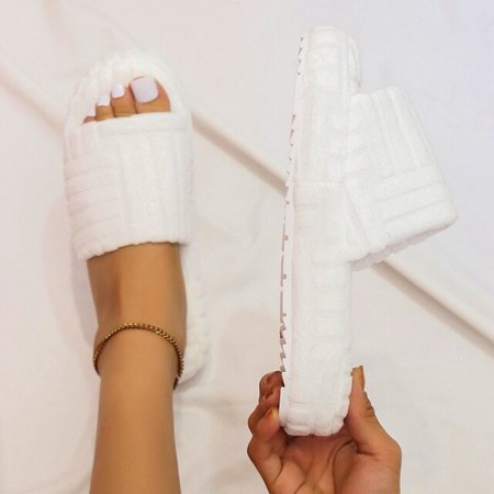 

CoCopeaunt Home Winter Slippers Fluffy Women Slides Comfort Furry Corduroy Flat Sandals Ladies Slipper Autumn Runway Flip Flops Woman Shoes