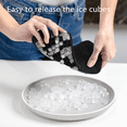 thumbnail image 4 of 2 bandejas de hielo de silicona cuadradas, negro y gris. MFZFUKR CPB-US-CJZ66-2, 4 of 5