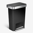 thumbnail image 1 of Bote de basura Simplehuman de 45 litros y 12 galones con tapa de cierre suave, color negro, 1 of 7