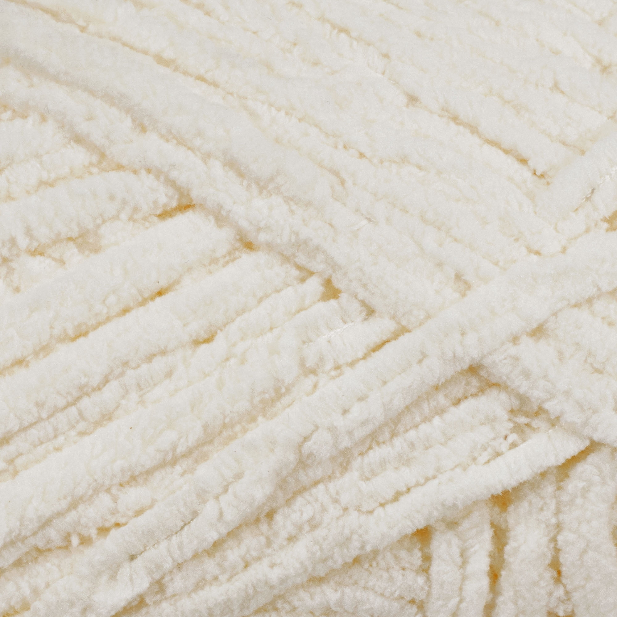 220 Yard Skein of Super Bulky Size 6 Blanket Yarn - 100% Polyester Fibers - Machine Wash and Dry - Ideal for Weaving, Knitting, and Crocheting