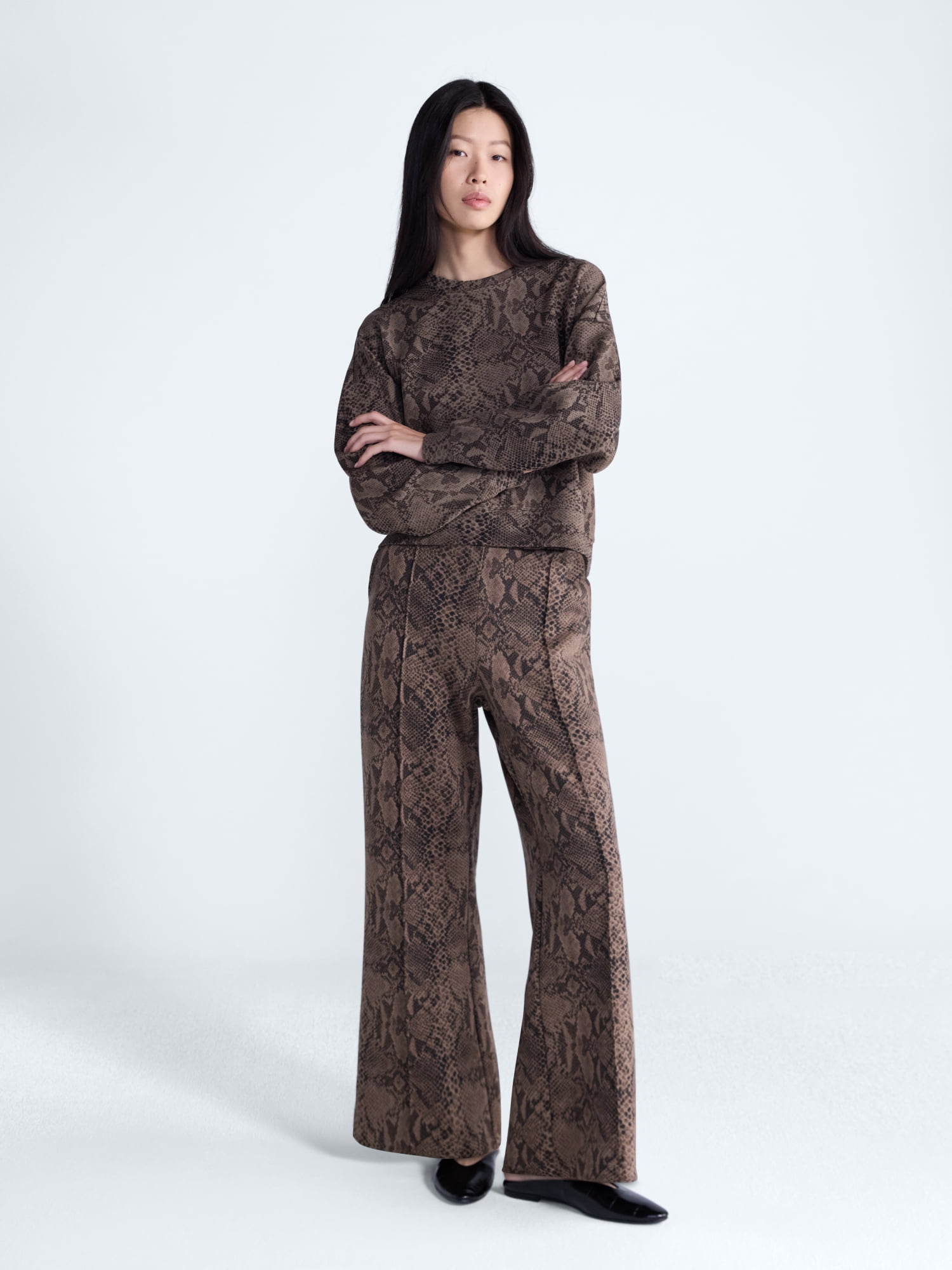 Scoop Women’s and Women’s Plus New Scubaknit Seamed Sweatpants, Regular and Short Lengths, Sizes XS-4X