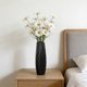 thumbnail image 5 of Jarrón de plástico negro trenzado Jarrón decorativo moderno con nervaduras • Decoración minimalista mate negra • Recipiente geométrico para centros de mesa para flores frescas o secas, 5 of 7