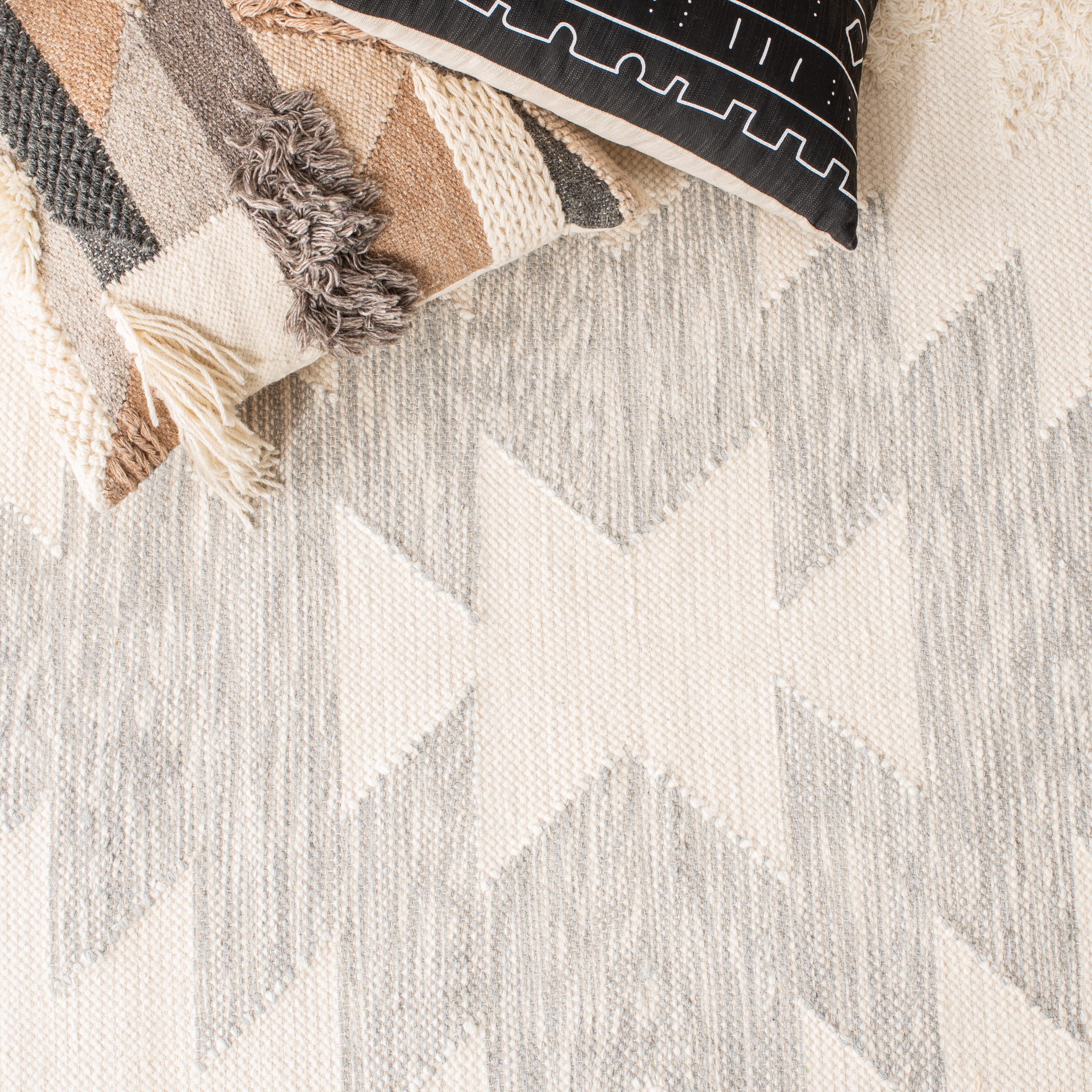 SAFAVIEH Kenya Lennard Geometric Area Rug, Grey/Ivory, 9' x 12'