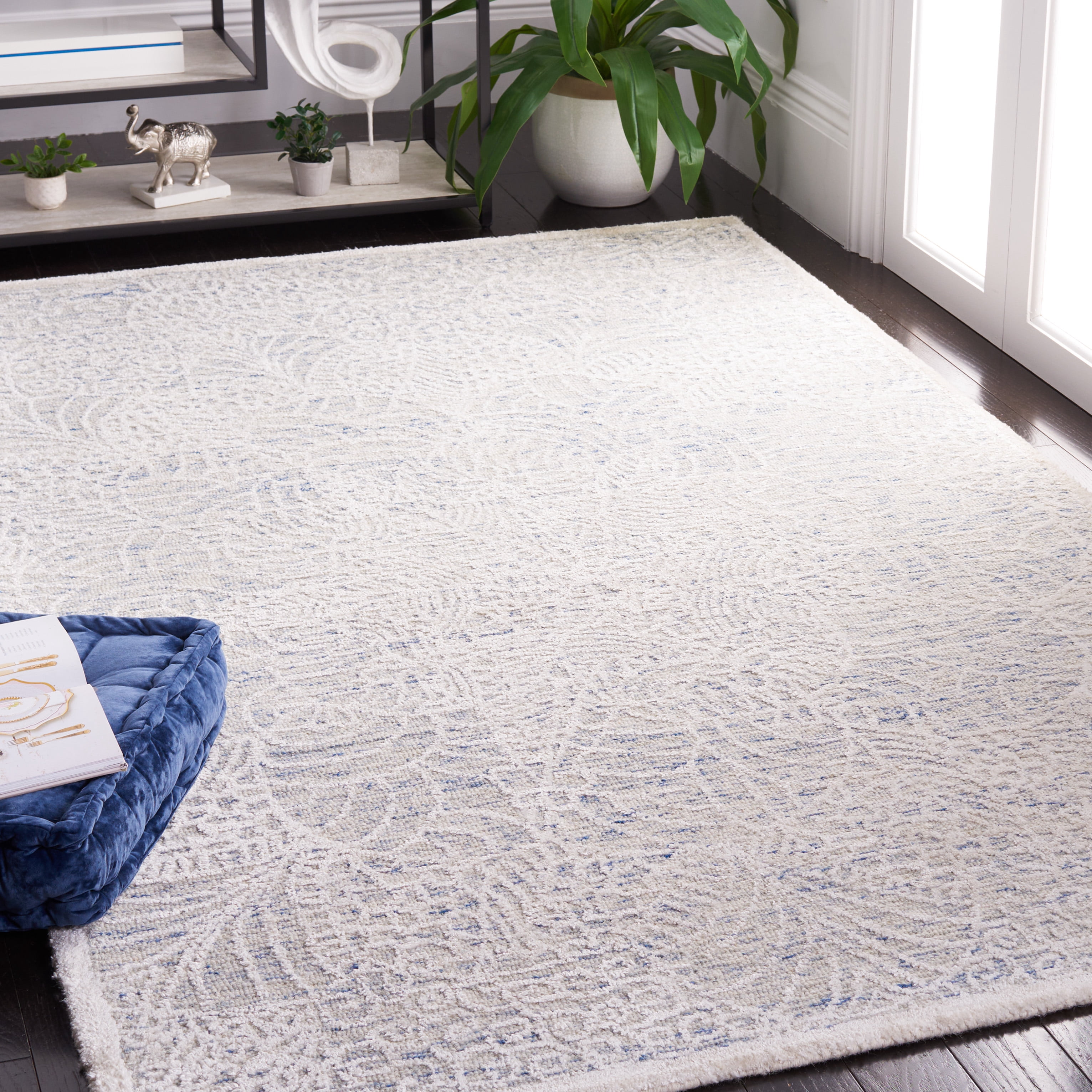 SAFAVIEH Precious Fabiana Geometric Area Rug, Blue/Ivory, 4' x 6'
