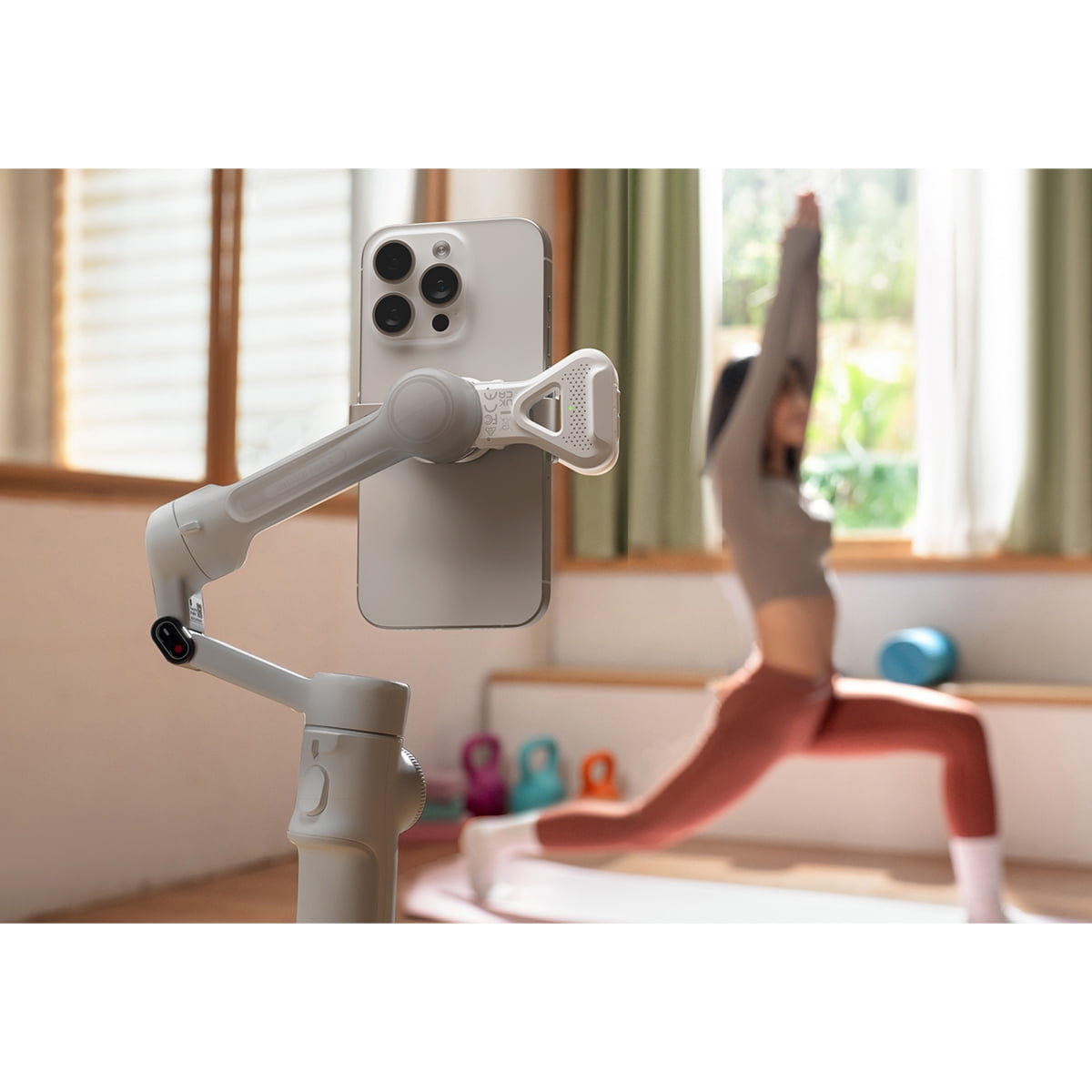 Insta360 Flow 2, AI Tracker Bundle, Stone Gray