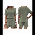 thumbnail image 3 of Conjunto de Dos Piezas para Mujer, con Flecos Texturizados, Top y Pantalón Corto, Color Verde Talla S, 3 of 6