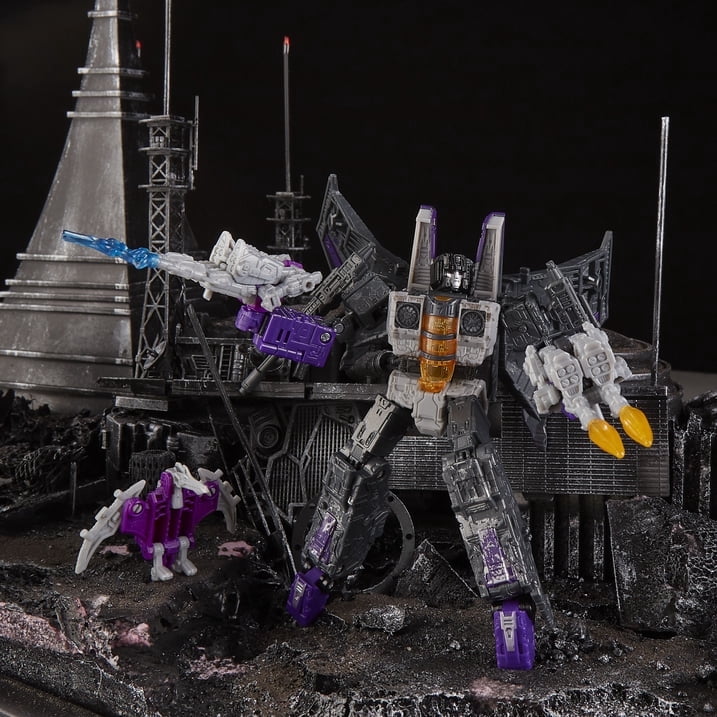 Skywarp Phantomstrike Squadron WFC-S27 Transformers Siege War for Cybertron Set