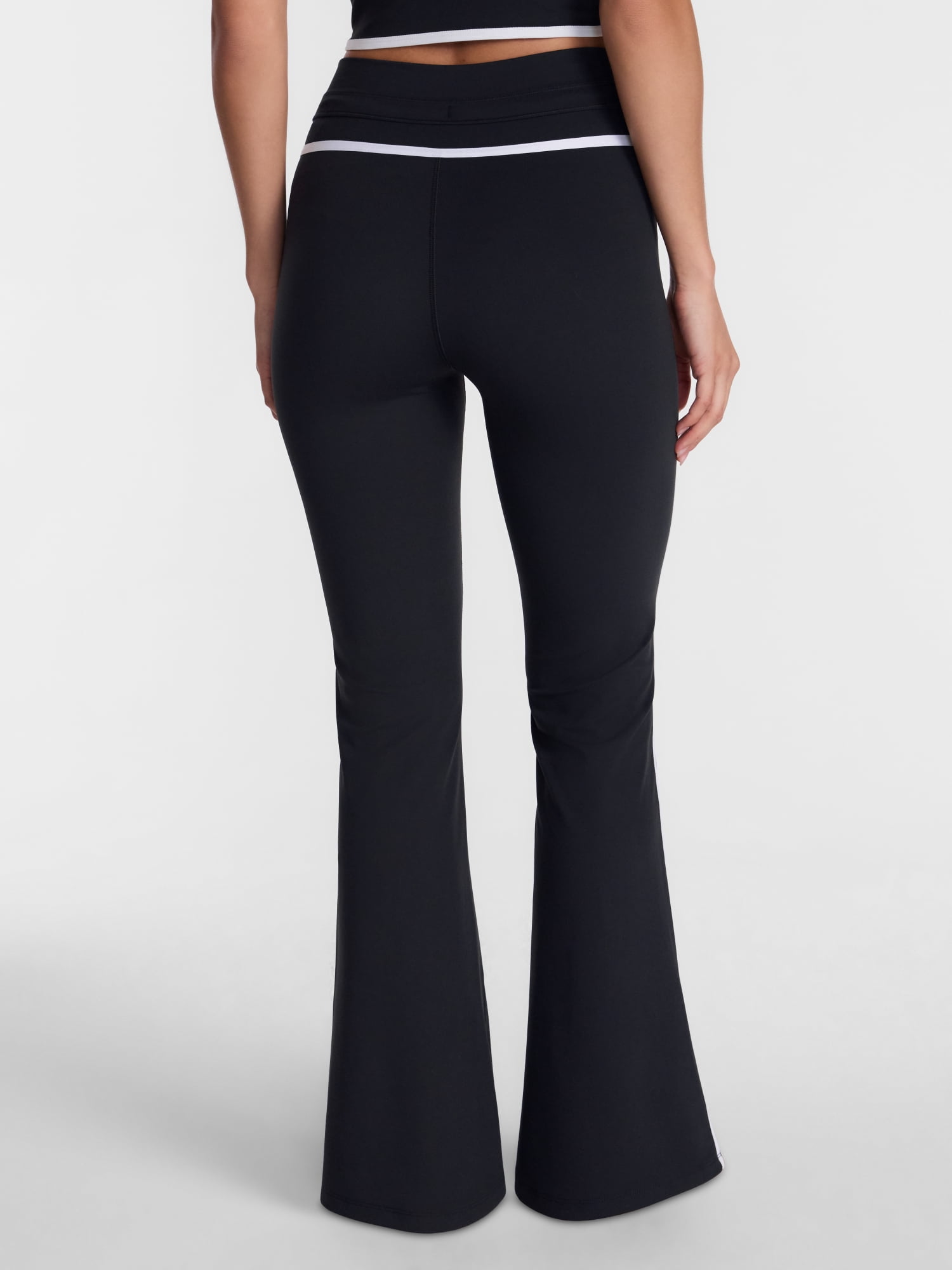Avia Women's and Women's Plus Rib SoftSculpt Flare Pant, Sizes XS-4X