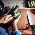 thumbnail image 2 of Cuchillo Victorinox Swiss Classic Santoku de 17 cm con blíster, 2 of 4