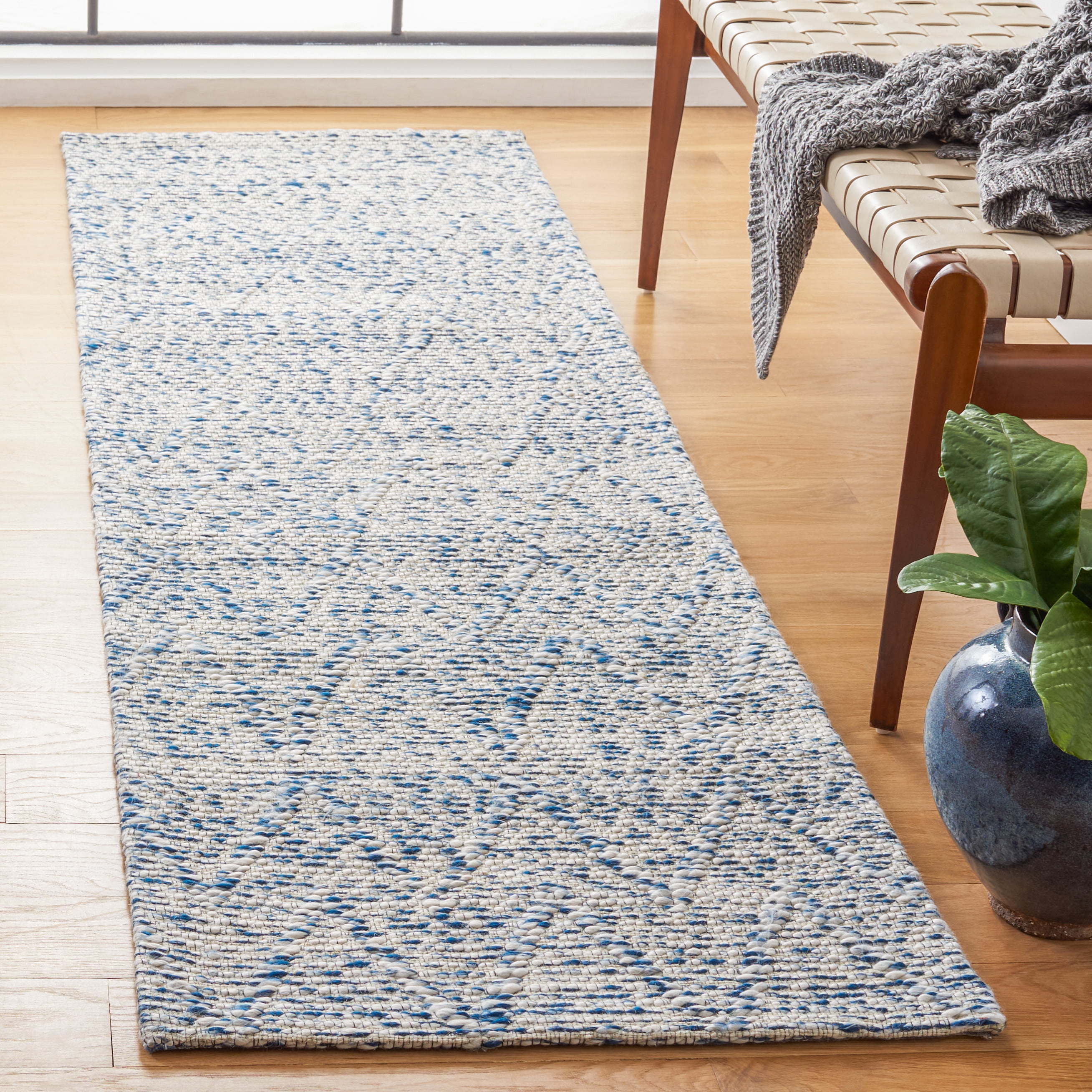SAFAVIEH Marbella Ciannait Distressed Runner Rug, Blue/Ivory, 2'3" x 8'